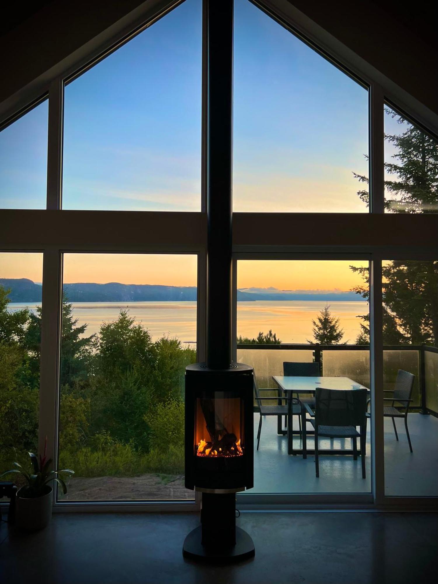 Magical Loft : Breathtaking View & Cozy Fireplace Chicoutimi Eksteriør bilde